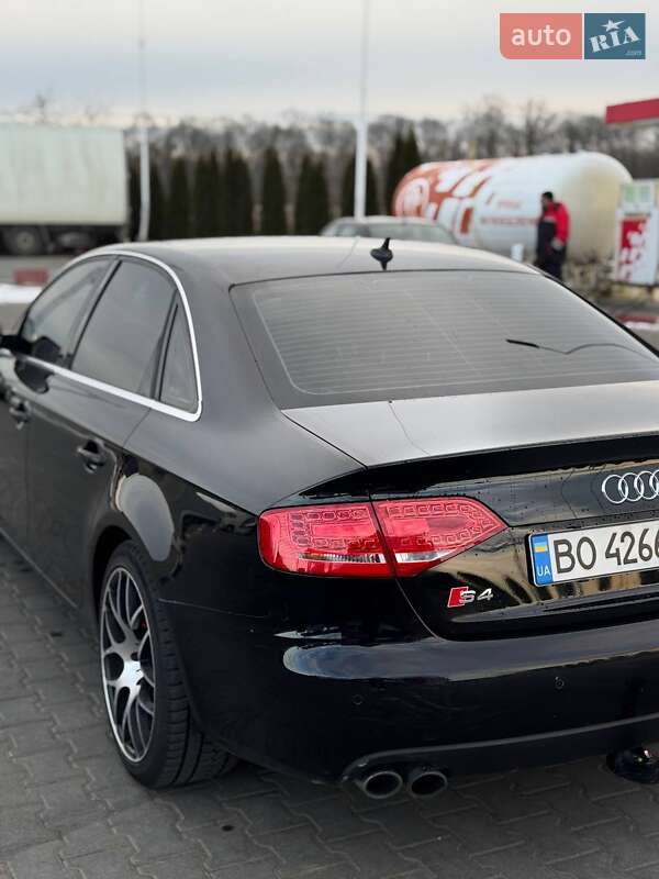 Седан Audi A4 2009 в Чернівцях