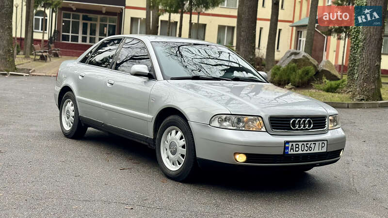 Седан Audi A4 2000 в Виннице