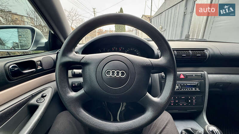 Седан Audi A4 2000 в Виннице