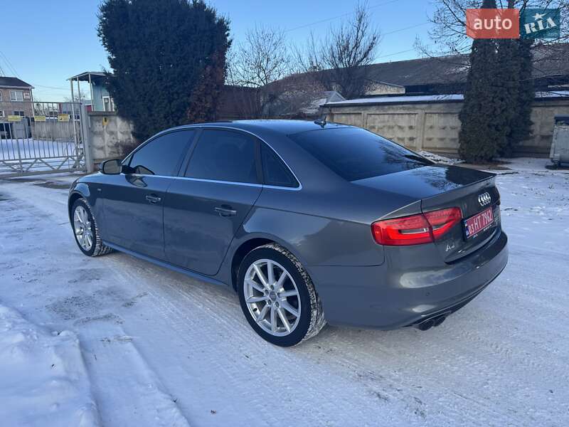 Седан Audi A4 2015 в Луцке