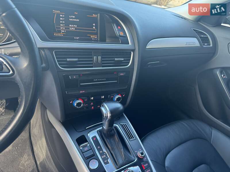 Седан Audi A4 2015 в Луцке