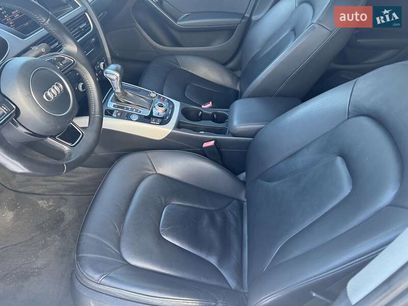 Седан Audi A4 2015 в Луцке