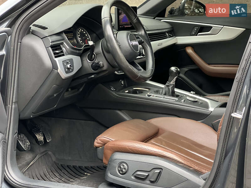 Седан Audi A4 2018 в Ивано-Франковске