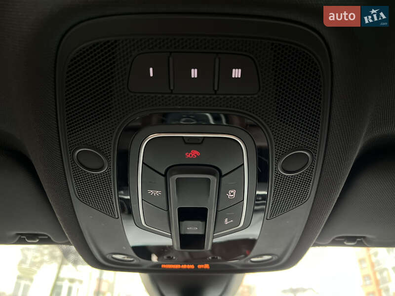 Седан Audi A4 2018 в Ивано-Франковске