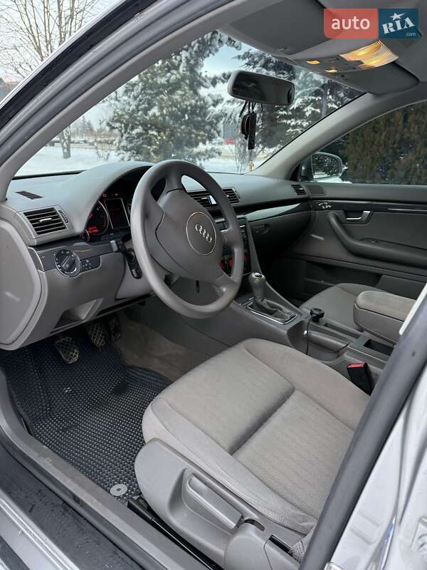 Седан Audi A4 2004 в Ивано-Франковске