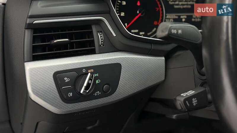 Седан Audi A4 2015 в Киеве