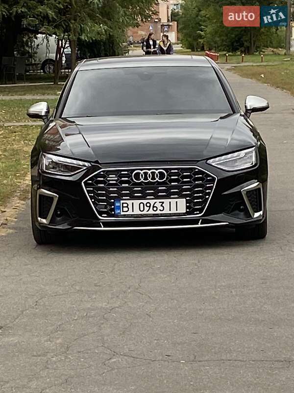 Седан Audi A4 2023 в Полтаві