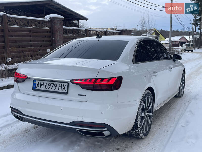 Седан Audi A4 2022 в Житомире