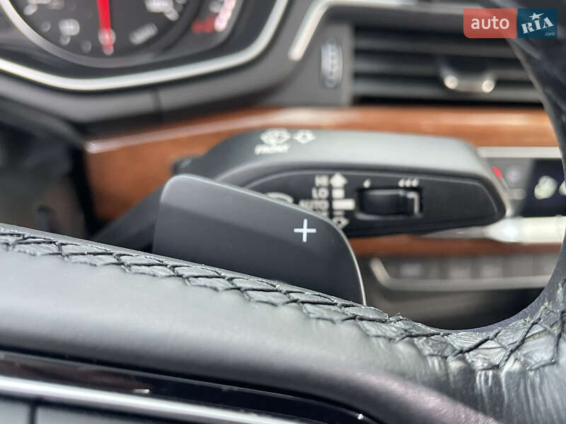 Седан Audi A4 2022 в Житомире