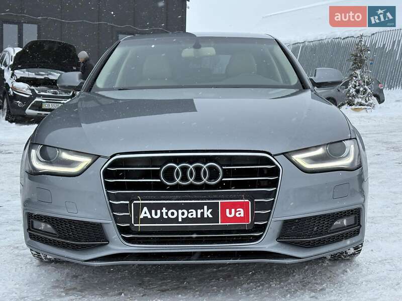 Седан Audi A4 2015 в Львове