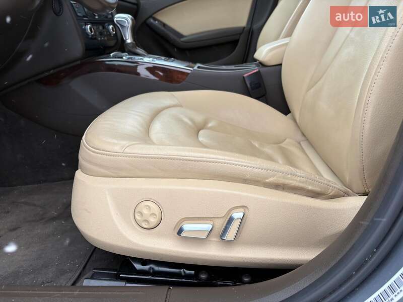 Седан Audi A4 2015 в Львове
