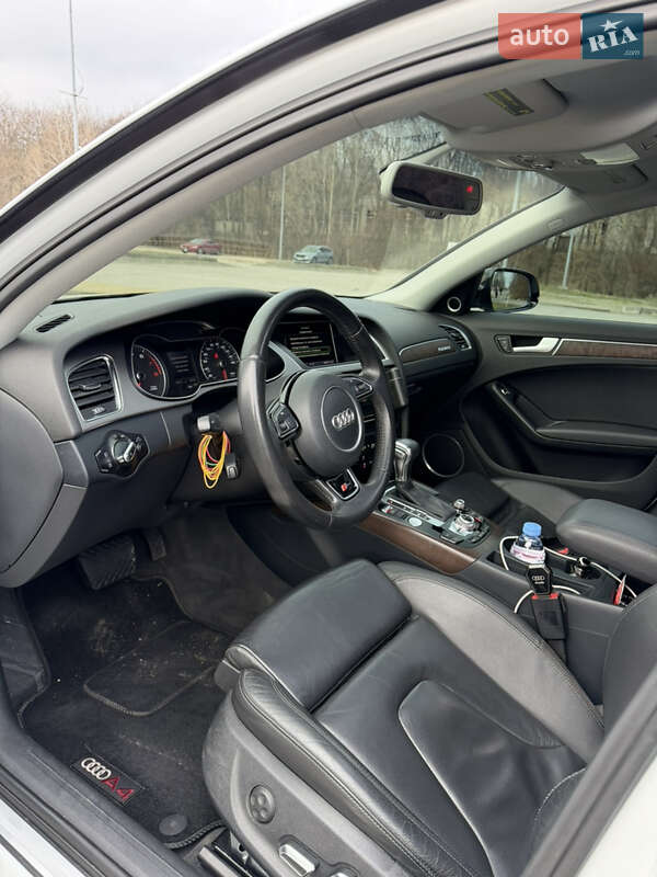 Седан Audi A4 2013 в Днепре