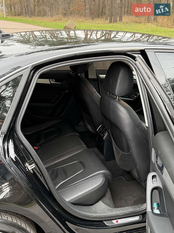 Седан Audi A4 2013 в Житомире