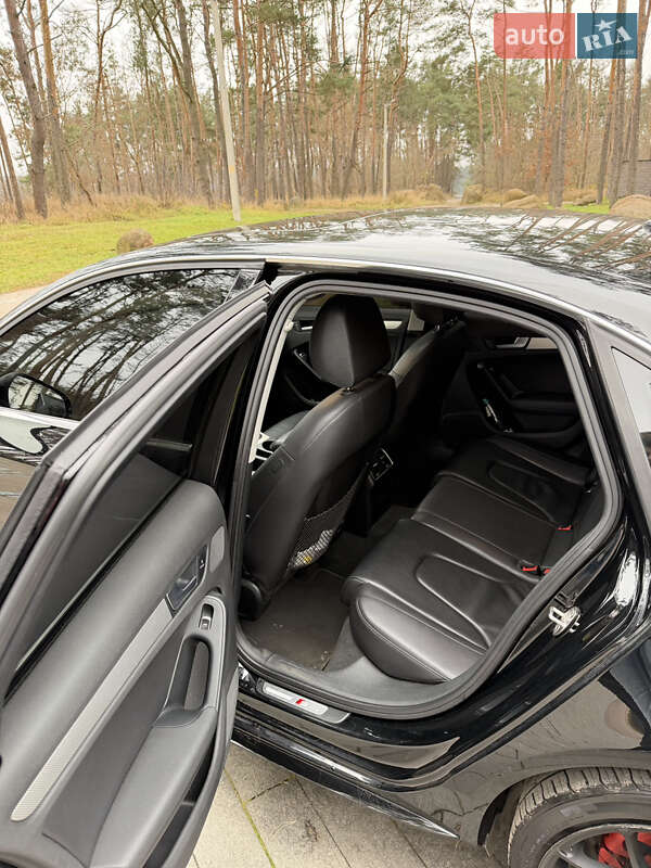 Седан Audi A4 2013 в Житомире