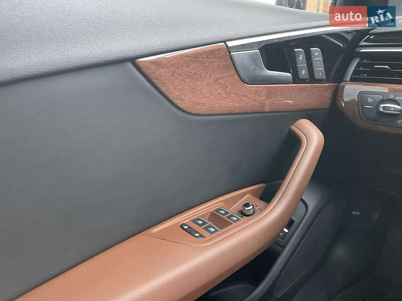 Седан Audi A4 2020 в Киеве
