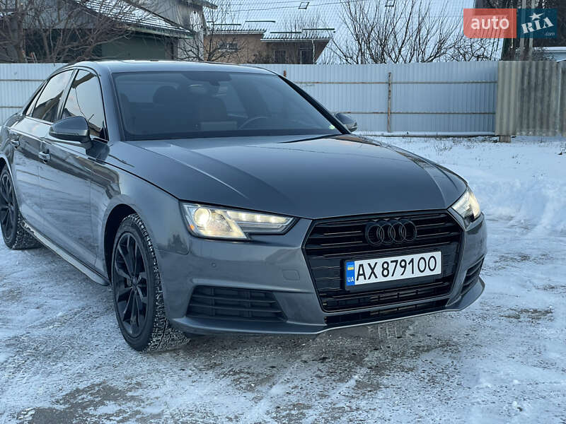 Седан Audi A4 2016 в Киеве