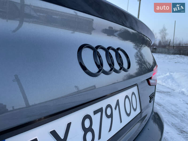 Седан Audi A4 2016 в Киеве