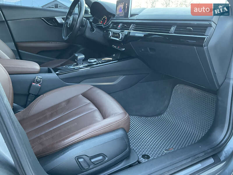 Седан Audi A4 2016 в Киеве