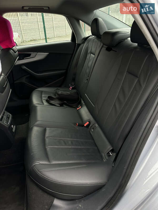 Седан Audi A4 2018 в Новомосковске