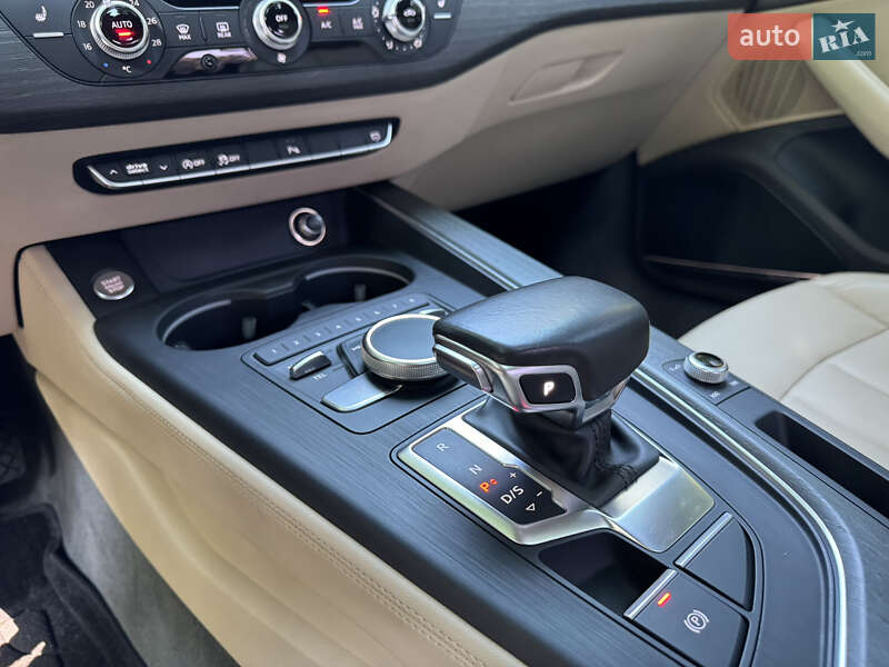 Седан Audi A4 2016 в Киеве