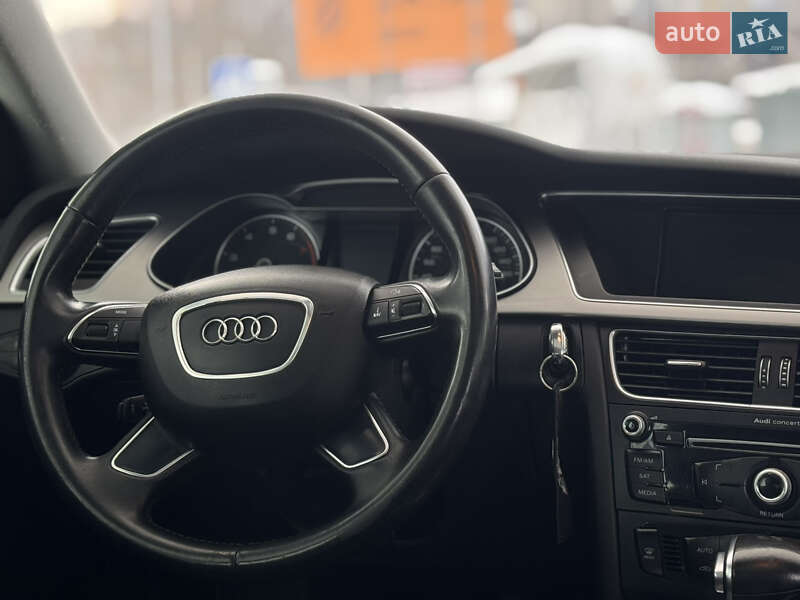 Седан Audi A4 2013 в Хмельницком