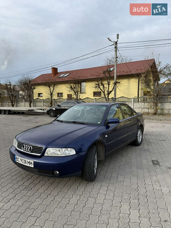Седан Audi A4 2000 в Львове