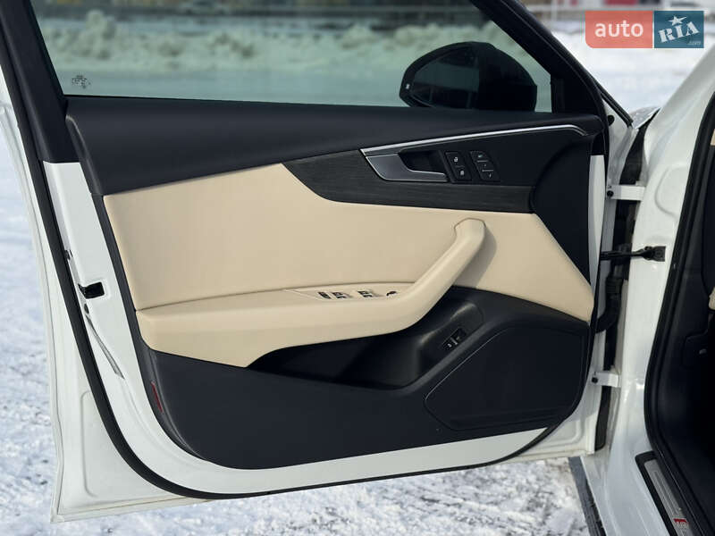 Седан Audi A4 2022 в Киеве