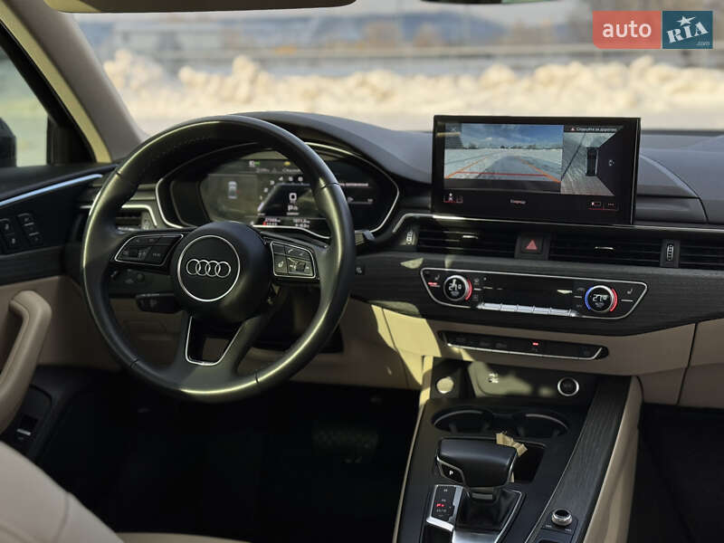 Седан Audi A4 2022 в Киеве