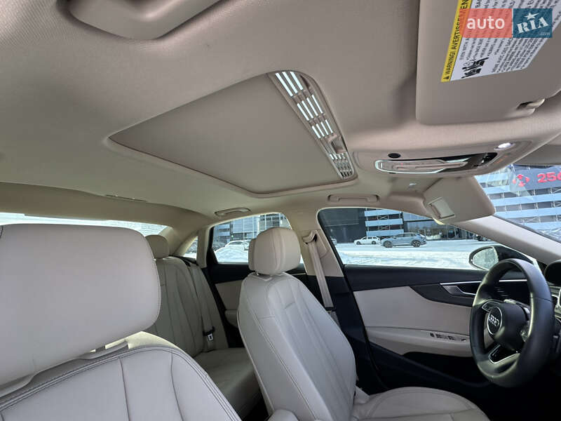 Седан Audi A4 2022 в Киеве