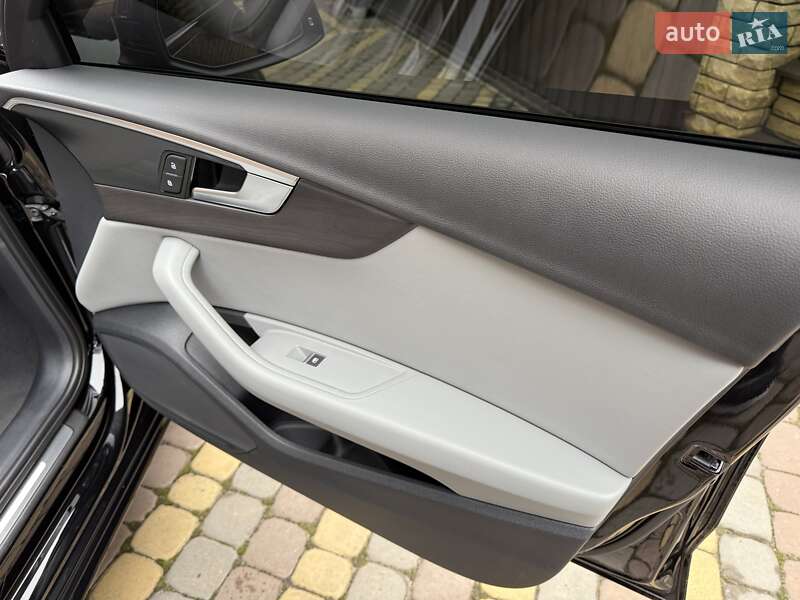 Седан Audi A4 2023 в Виннице