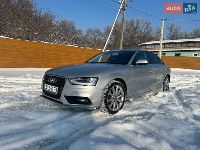 Седан Audi A4 2012 в Чернигове