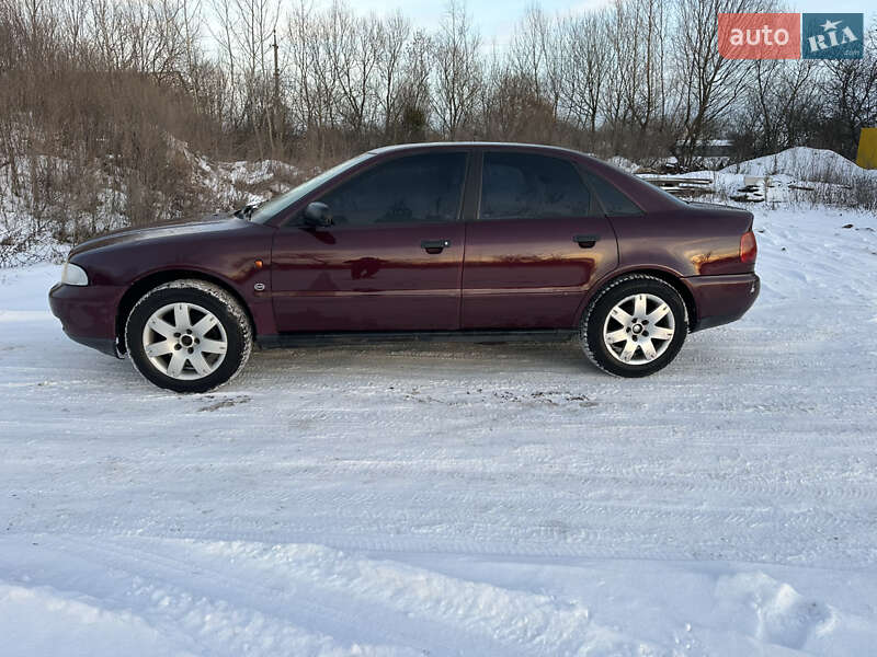 Седан Audi A4 1995 в Житомире