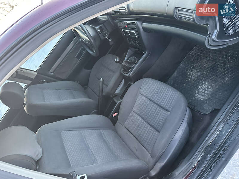 Седан Audi A4 1995 в Житомире