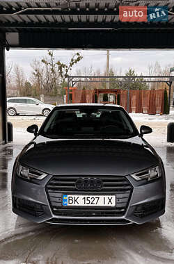 Седан Audi A4 2017 в Киеве