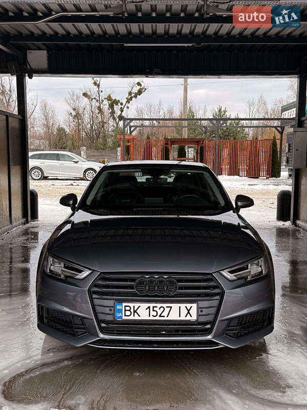Седан Audi A4 2017 в Звягелі