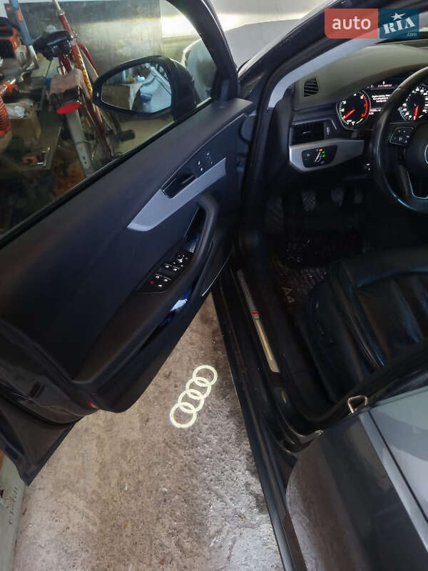 Седан Audi A4 2017 в Звягелі