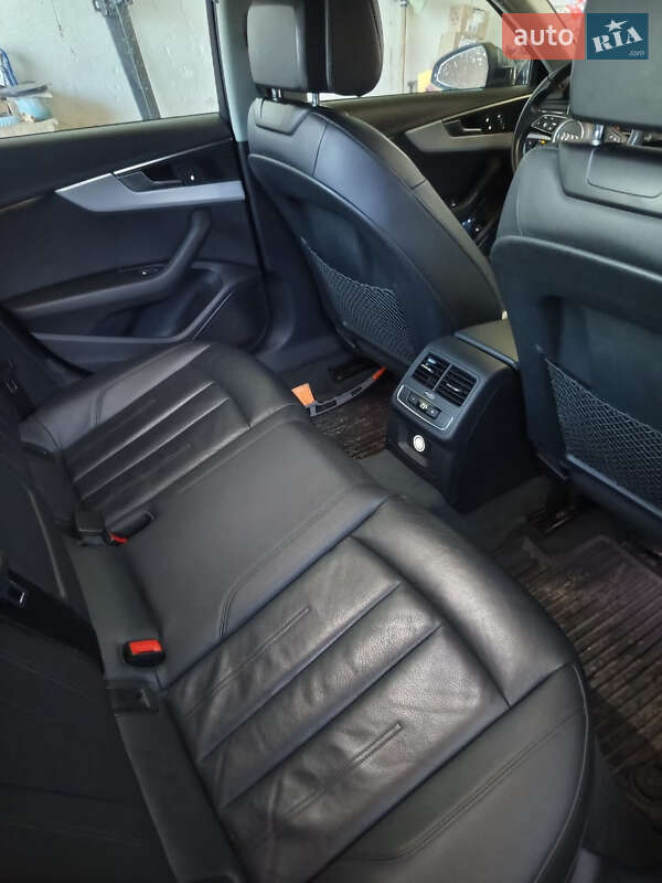 Седан Audi A4 2017 в Звягелі
