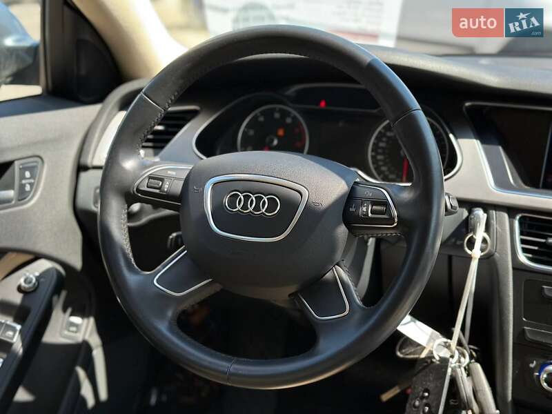Седан Audi A4 2013 в Кривом Роге