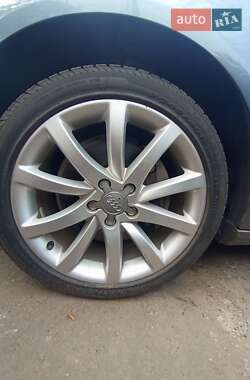 Седан Audi A4 2013 в Кривом Роге