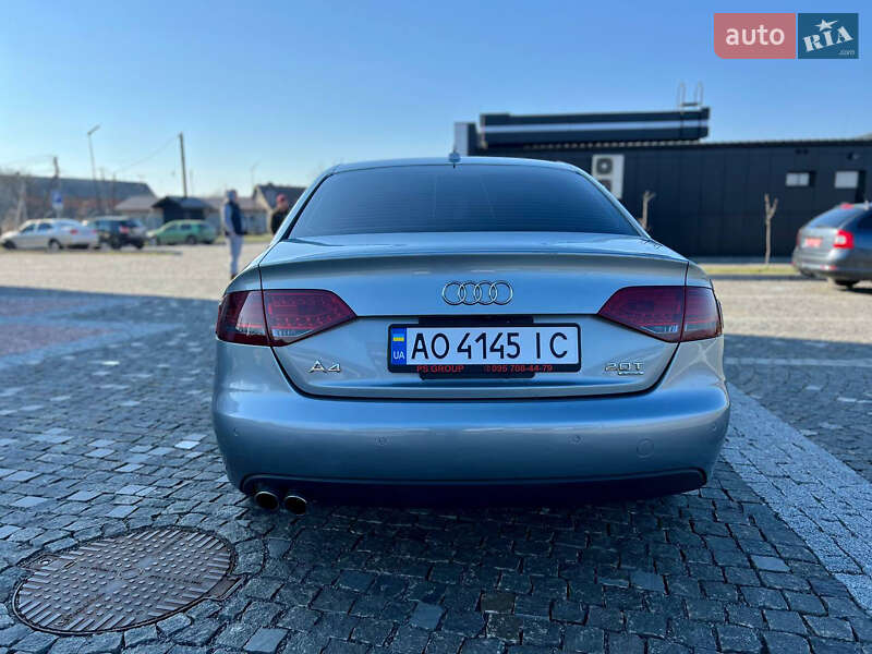 Седан Audi A4 2010 в Иршаве