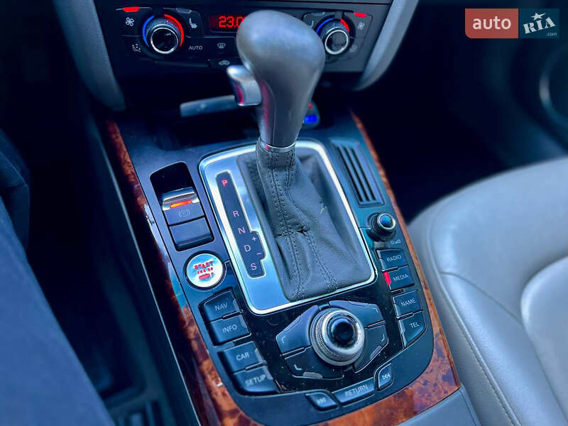 Седан Audi A4 2010 в Иршаве