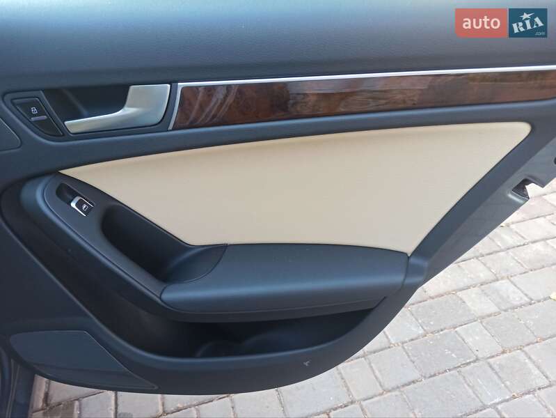 Седан Audi A4 2013 в Кривом Роге