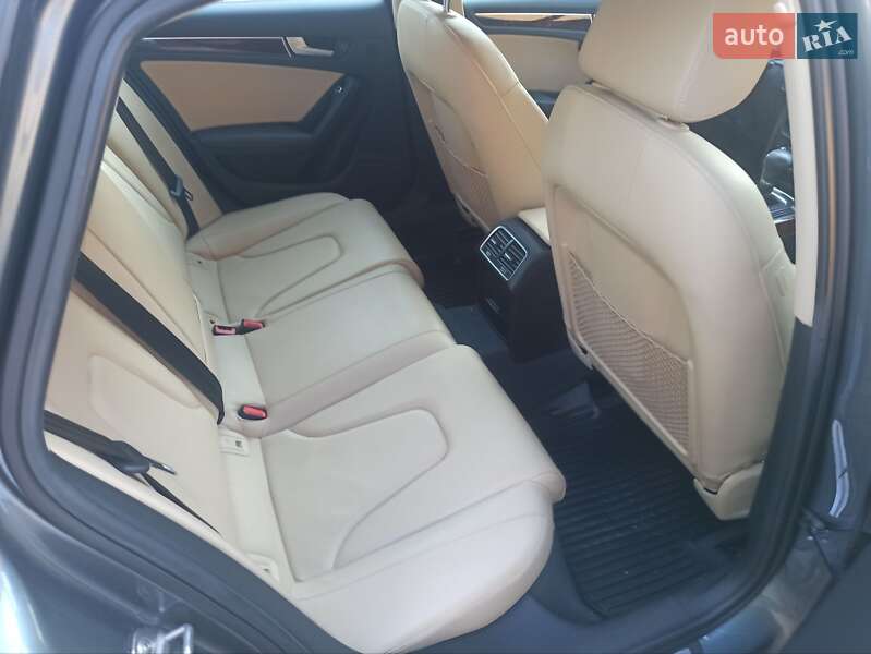Седан Audi A4 2013 в Кривом Роге