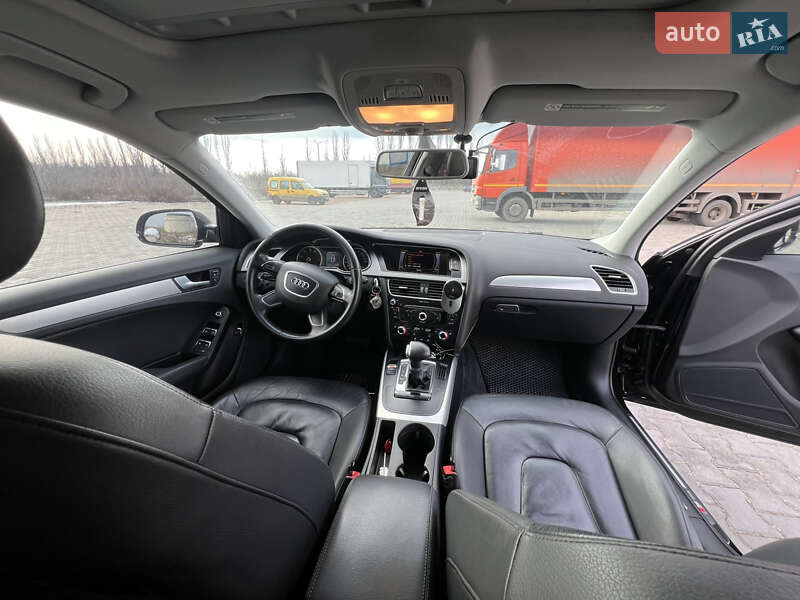 Седан Audi A4 2014 в Николаеве