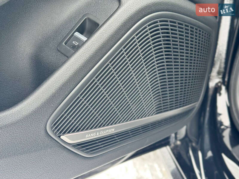 Седан Audi A4 2018 в Киеве