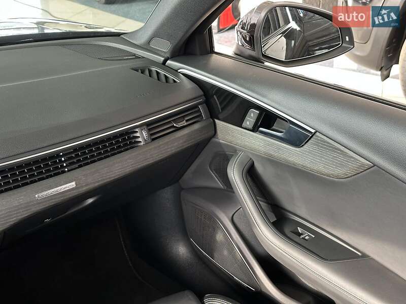 Седан Audi A4 2024 в Одесі