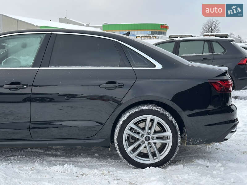 Седан Audi A4 2020 в Львові