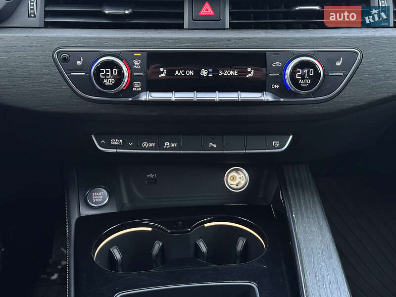 Седан Audi A4 2020 в Львові
