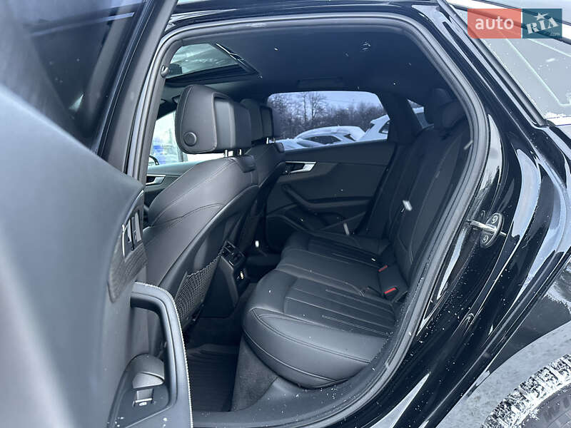Седан Audi A4 2020 в Львові