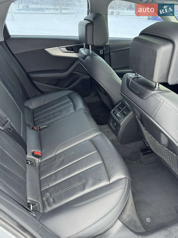 Седан Audi A4 2017 в Запоріжжі